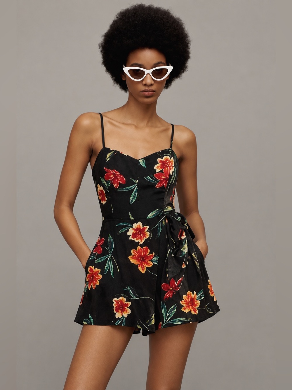 Kimchi Blue Urban Outfitters Black Tropica Skort  Romper Side Tie Size 6